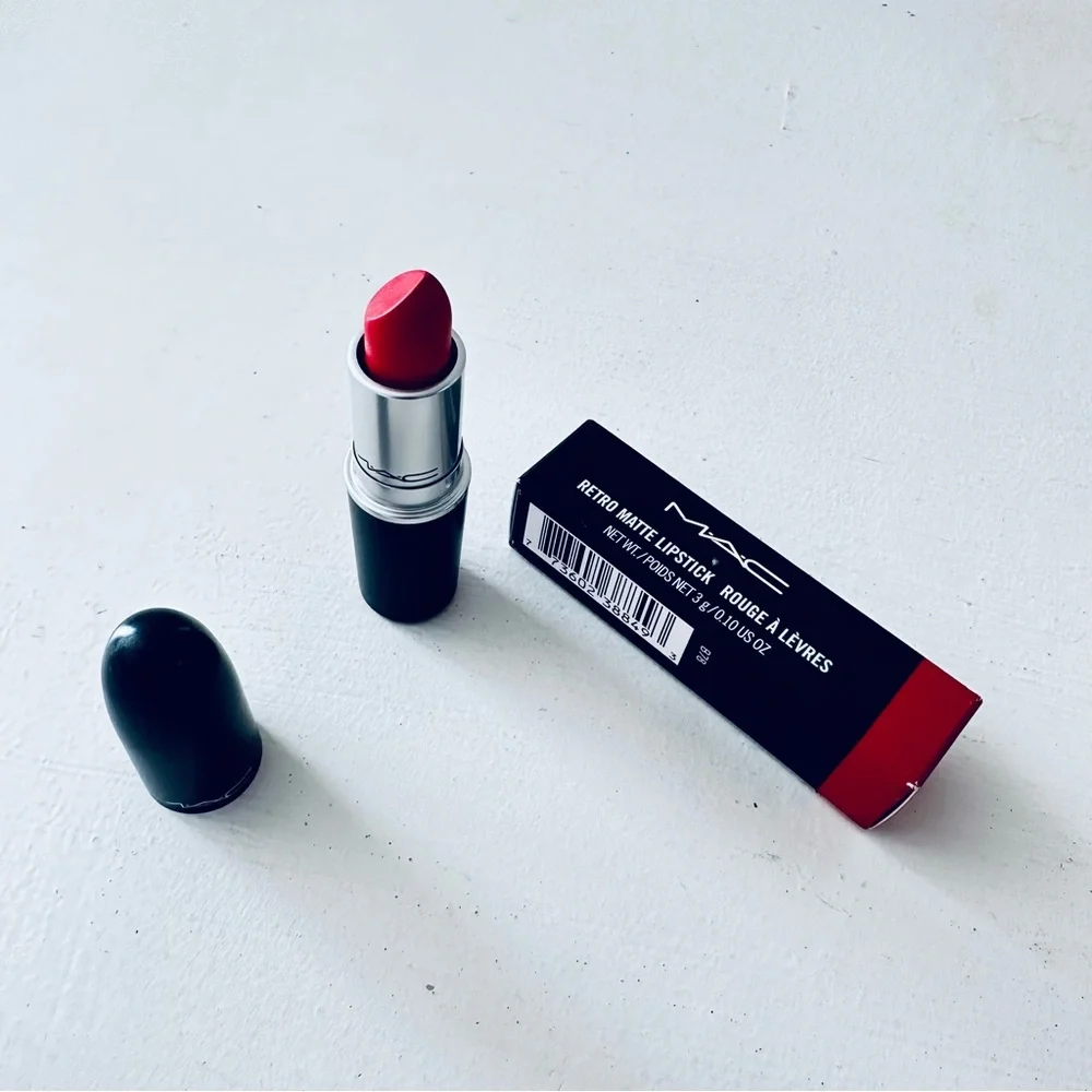 MAC 702 dangerous retro matte lipstick NEW